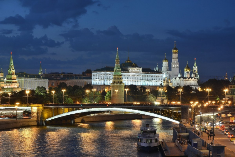 Где в москве найти девушку